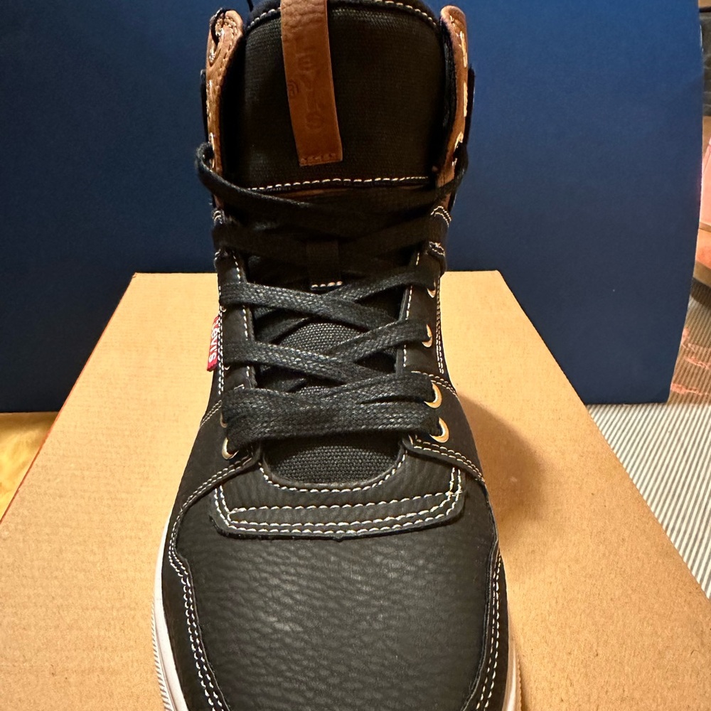 Levi’s sneakers
